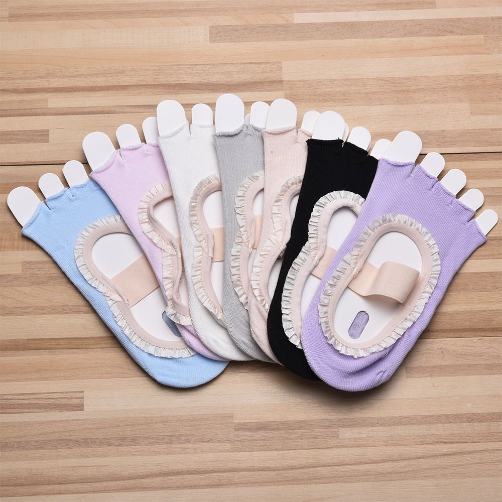 Creative Non-Slip Yoga Socks B - огляд і ціна Pilates Yoga Classes
